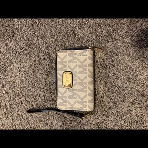 Michael Kors wristlet